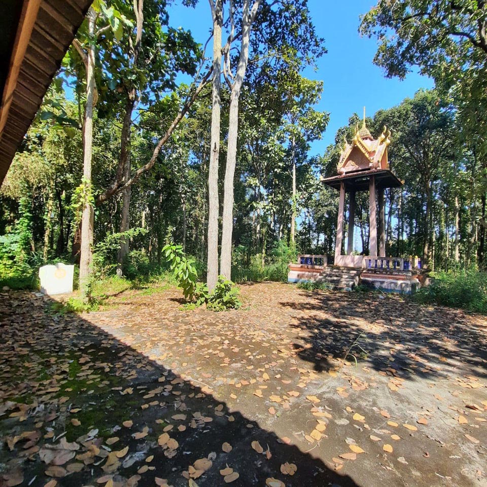Thung Lao Cemetery